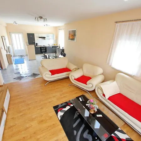 Apartment Golubic *