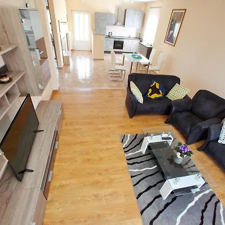 Golubic Apartment