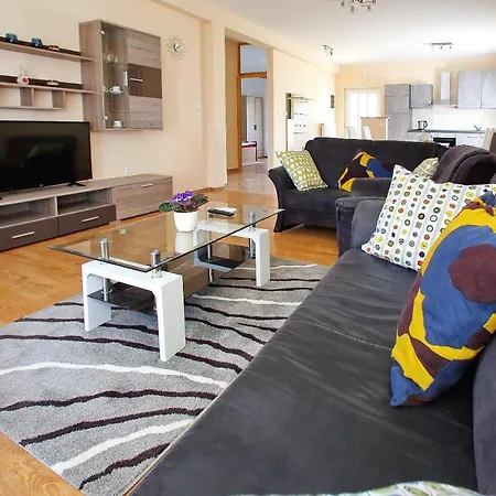 Golubic Apartment *